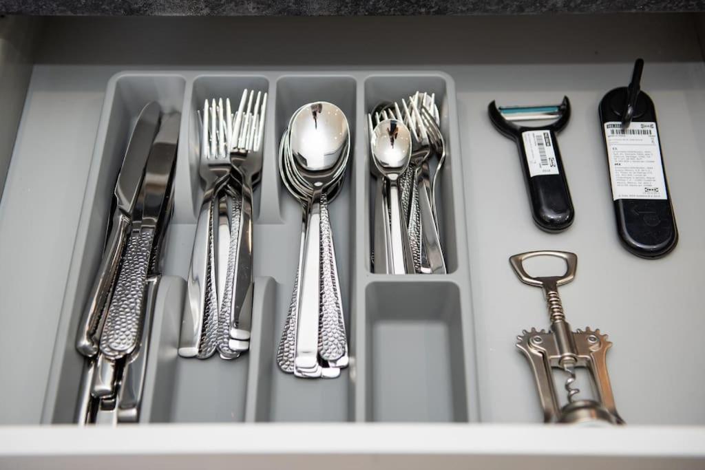 Orchid Lodge - Two Bed Generous Flat - Parking, Netflix, Wifi - Close To Blenheim Palace & Oxford - F4 키들링턴 외부 사진